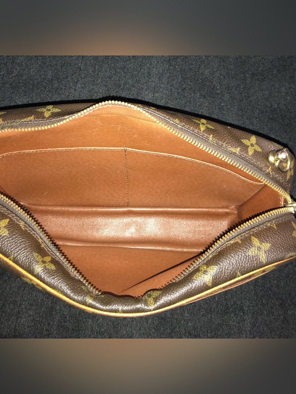 ✅LV AUTHENTIC COMPEIGNE CLUTCH 28 LOUIS VUITTON MONOGRAM - Picture 5 of 14